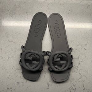 Gucci “Palma” GG Black Rubber Slide Sandals – Women’s 9 / EU 39.5
